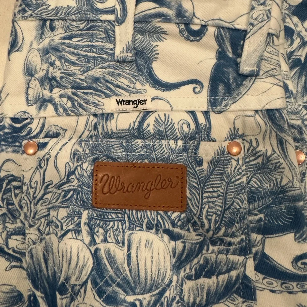 WRANGLER WOMEN'S HIGH RISE NAUTICAL PRINT WANDERER FLARE JEANS - Picture 5 of 11